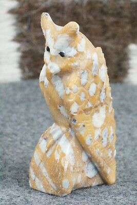 Owl Zuni Fetish Carving - Derrick Kaamasee