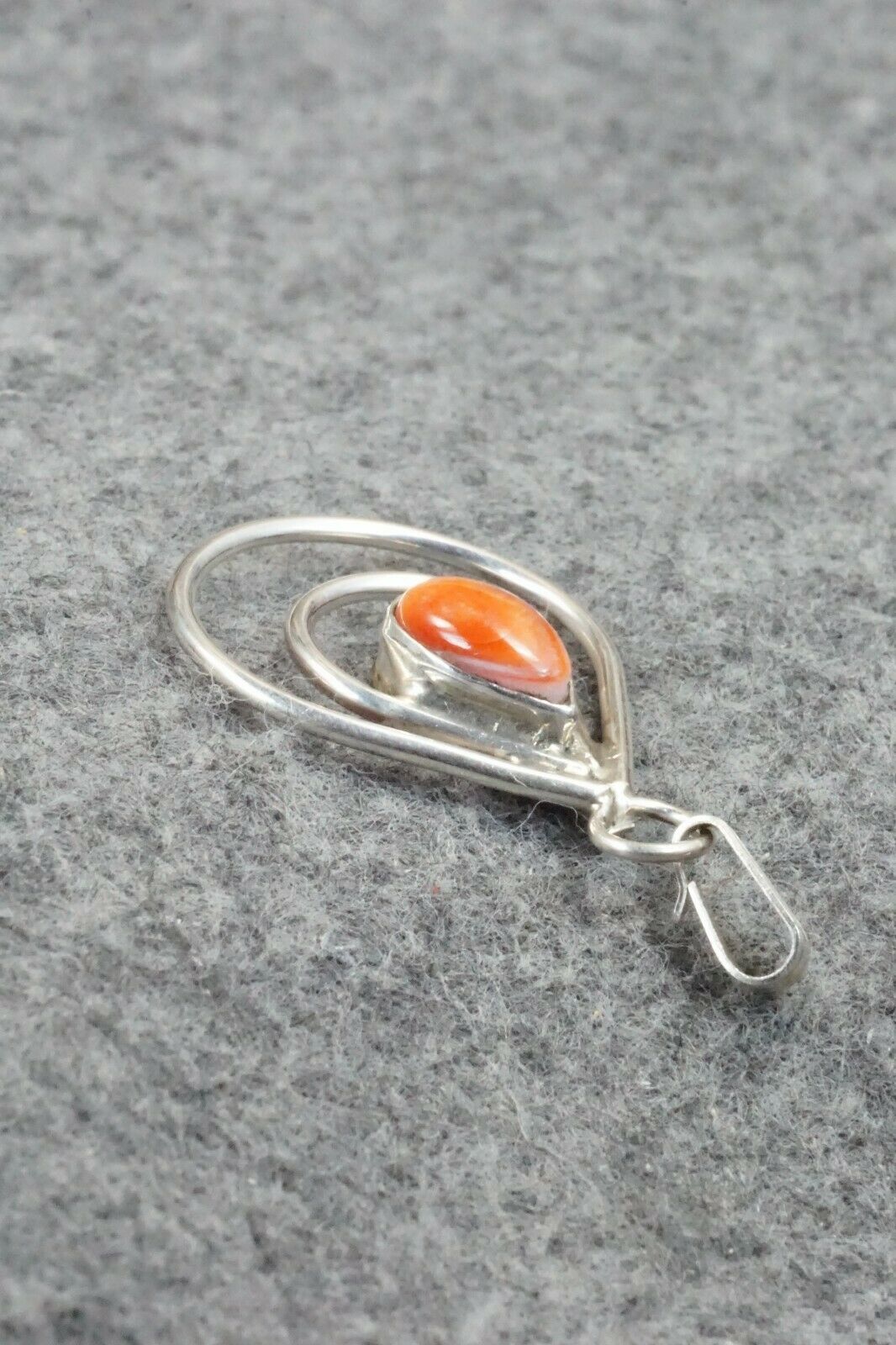 Spiny Oyster & Sterling Silver Pendant and Earrings - Navajo