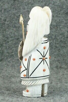 Hunter Zuni Fetish Carving - Claudia Peina