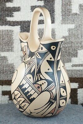 Hopi Pottery - D. Yesslith