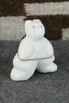 Bear Zuni Fetish Carving - Ariane Quam
