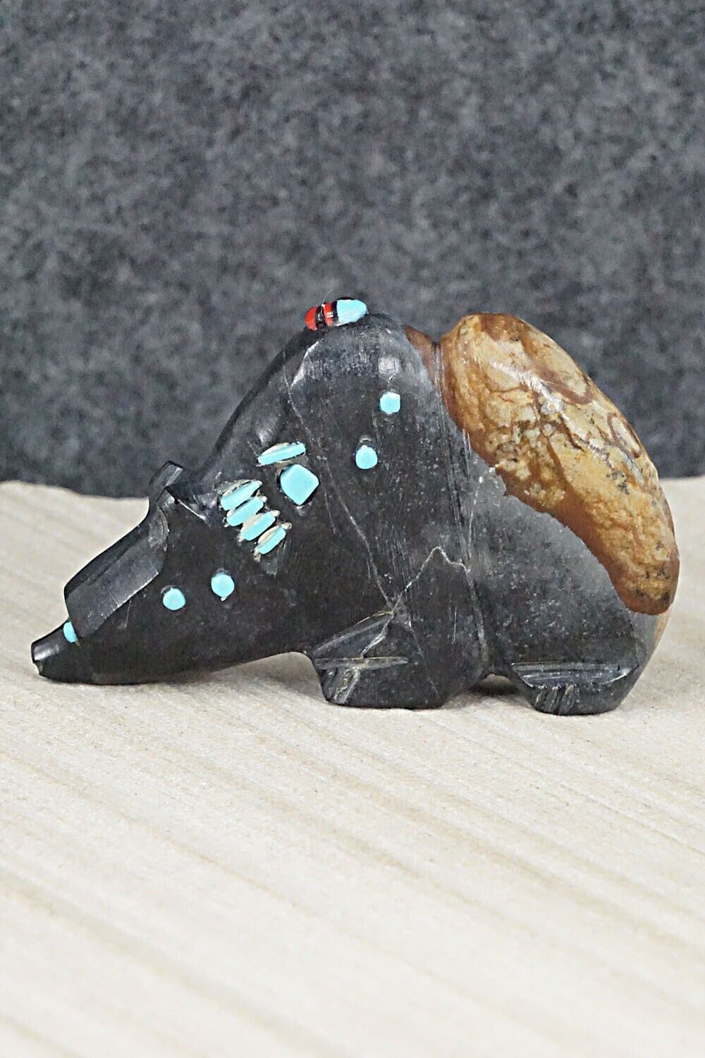 Bear Zuni Fetish Carving - Danette Laate
