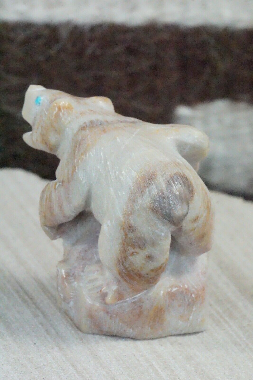 Bear Zuni Fetish Carving - Derrick Kaamasee