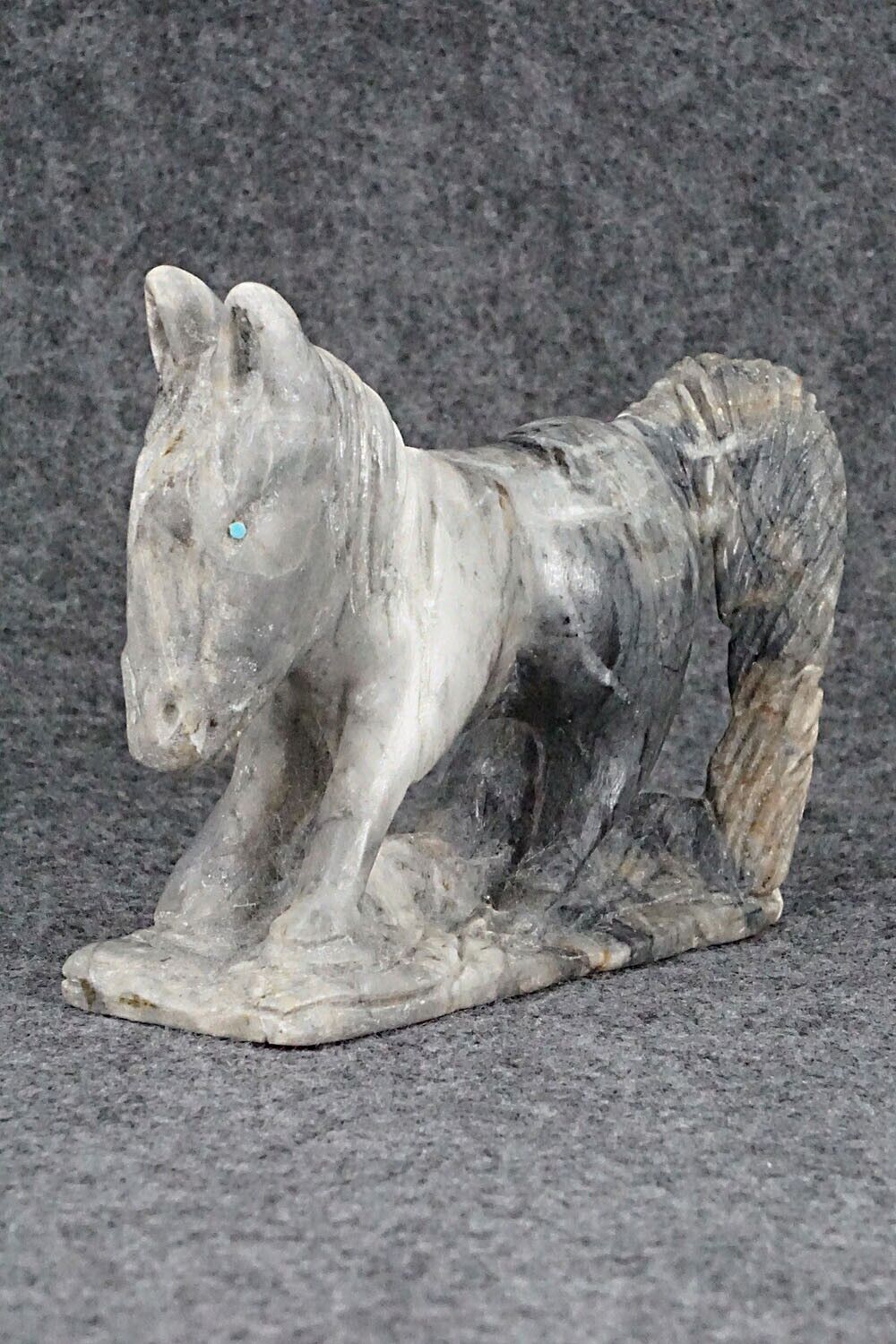 Horse Zuni Fetish Carving - Calvin Weeka