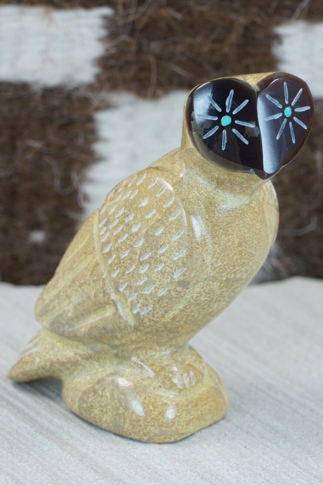 Owl Zuni Fetish Carving - Enrike Leekya