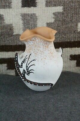 Zuni Pottery - Deldrick & Lorenda Cellicion