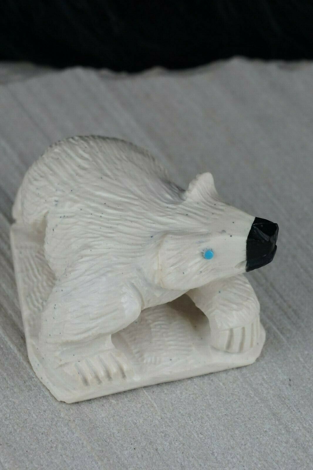 Bear Zuni Fetish Carving - Derrick Kaamasee - High Lonesome Trading