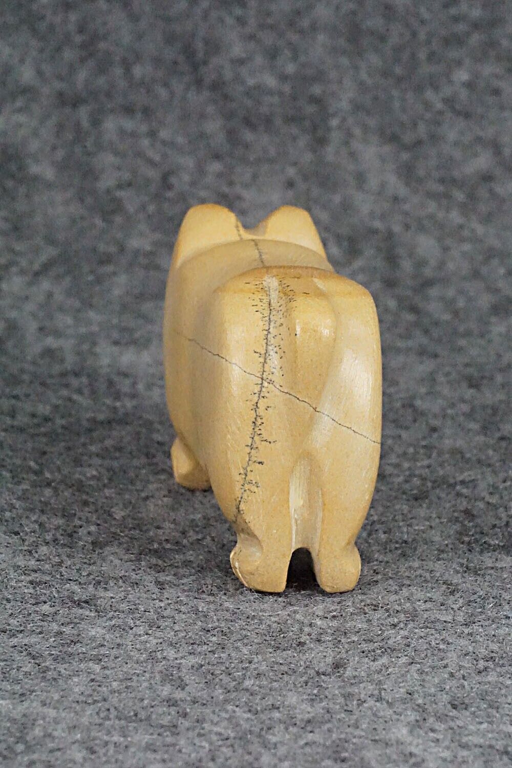 Bear Zuni Fetish Carving - Taylor Gia