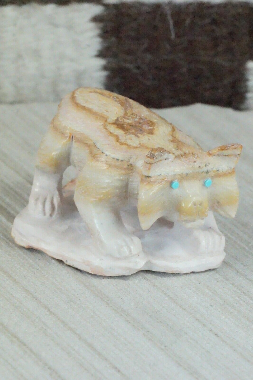 Bobcat Zuni Fetish Carving - Derrick Kaamasee