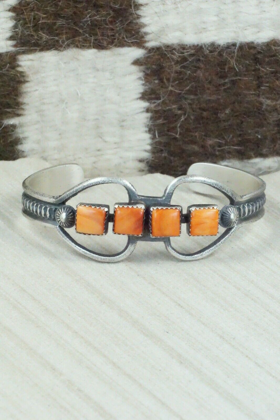 Spiny Oyster and Sterling Silver Bracelet - Eva & Linberg Billah
