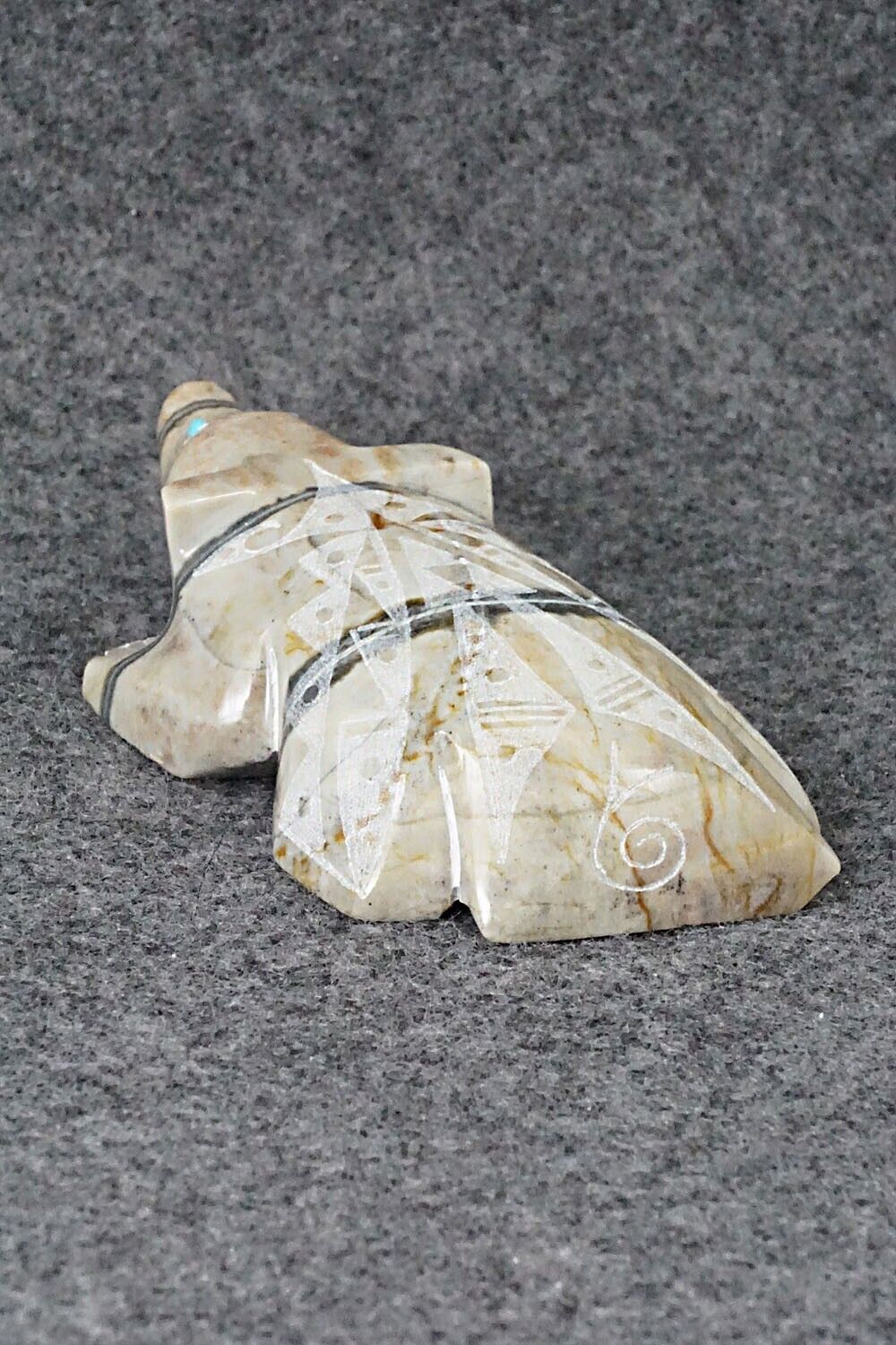 Bear Zuni Fetish Carving - Shannon Calavaza
