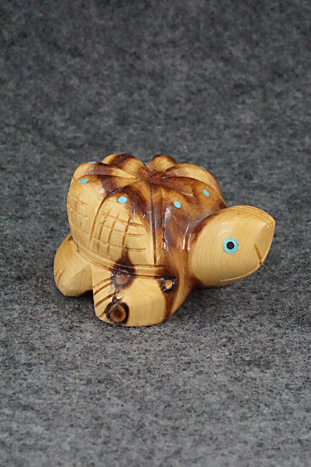 Turtle Zuni Fetish Carving - Louise Ponchuella