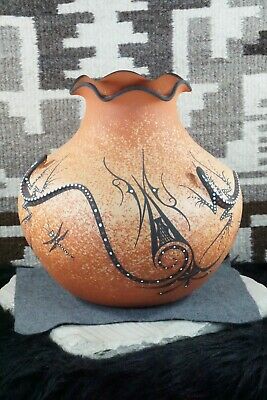Zuni Pottery - Deldrick Cellicion