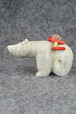 Bear Zuni Fetish Carving - Paulette Quam
