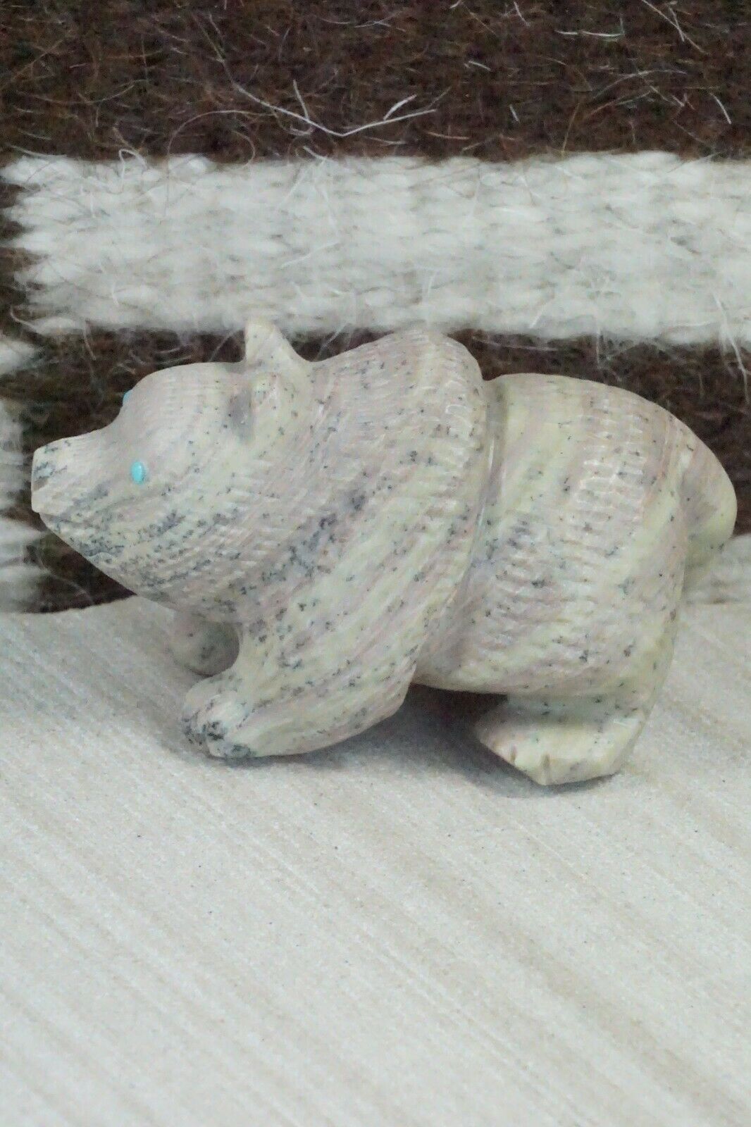 Bear Zuni Fetish Carving - Karen Zuni