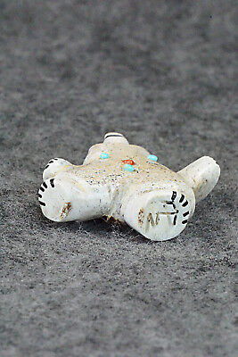 Bear Zuni Fetish Carving - Claudia Peina