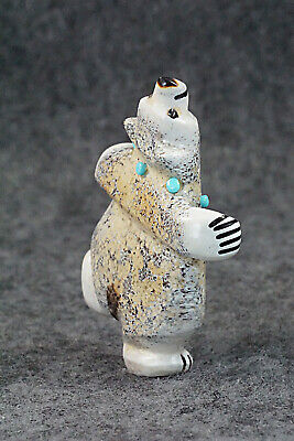 Bear Zuni Fetish Carving - Claudia Peina