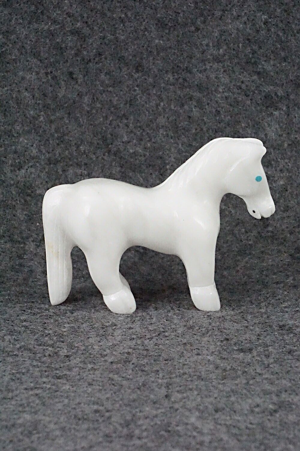 Horse Zuni Fetish Carving - Andres Lementino