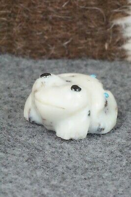 Frog Zuni Fetish Carving - Gordon Poncho