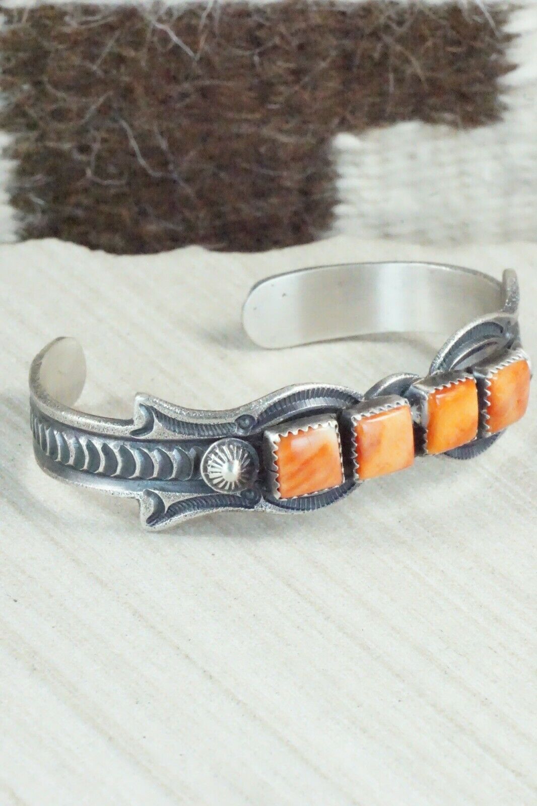 Spiny Oyster and Sterling Silver Bracelet - Eva & Linberg Billah