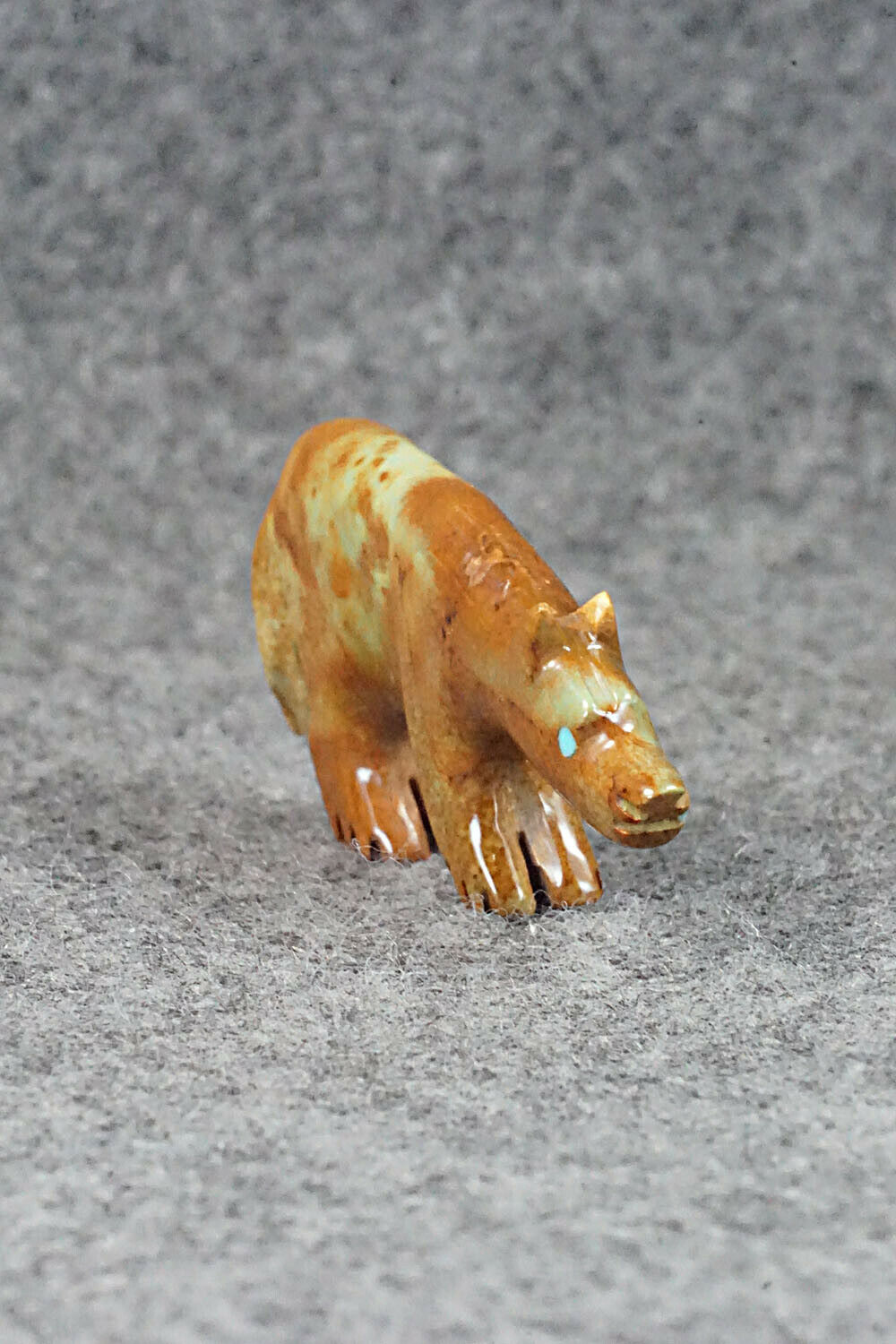 Wolf Zuni Fetish Carving - Andres Quandelacy