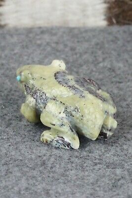Frog Zuni Fetish Carving - Karen Zunie