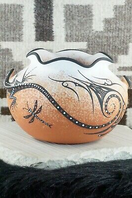 Zuni Pottery - Deldrick Cellicion