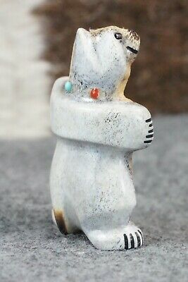 Bear Zuni Fetish Carving - Claudia Peina