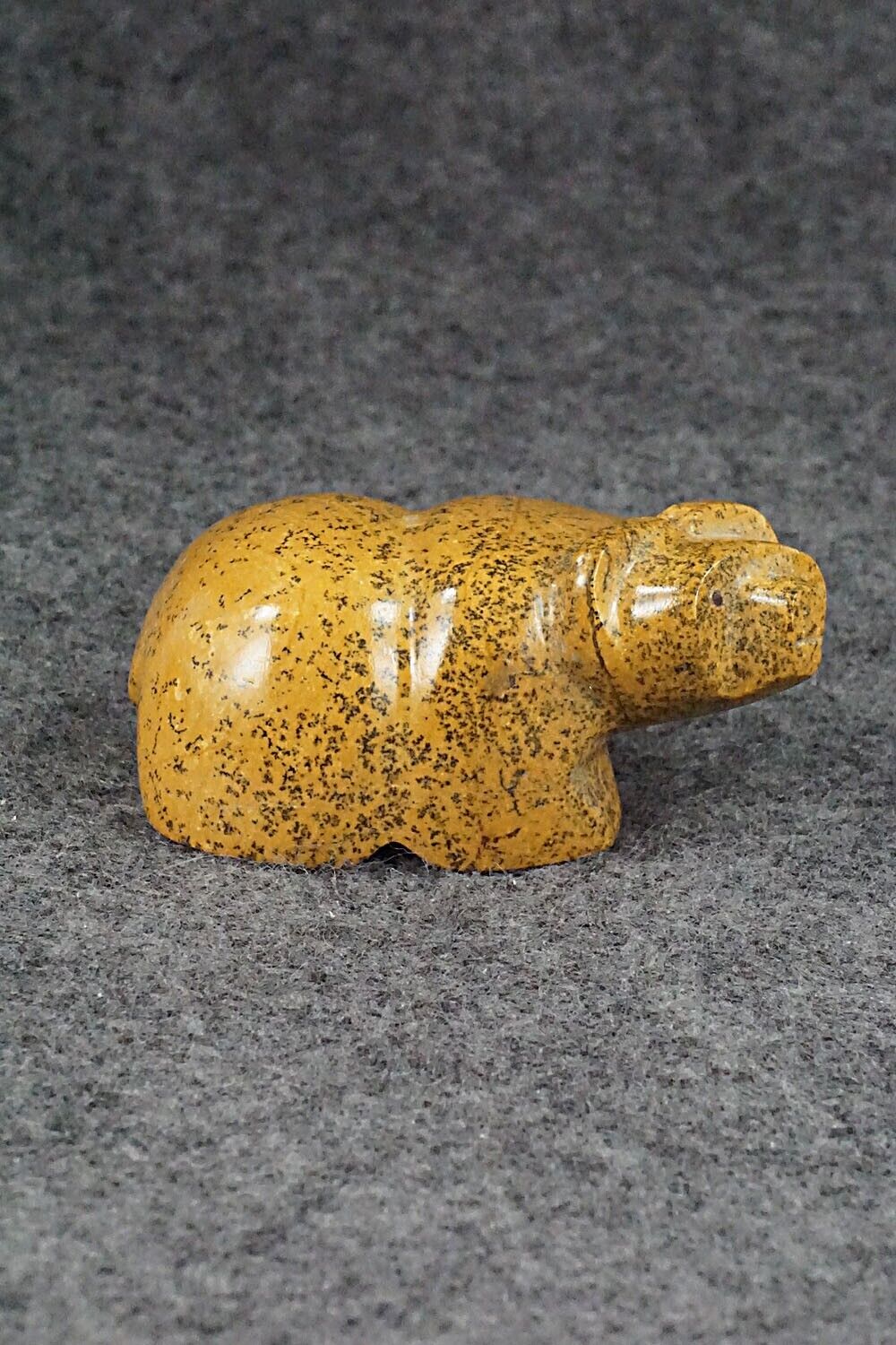 Bear Zuni Fetish Carving - Jessica Eriacho
