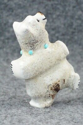 Bear Zuni Fetish Carving - Claudia Peina