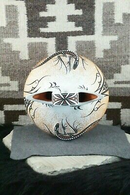 Zuni Pottery - Deldrick Cellicion