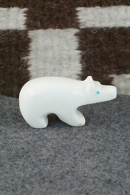 Bear Zuni Fetish Carving - Fernando Laiwakete