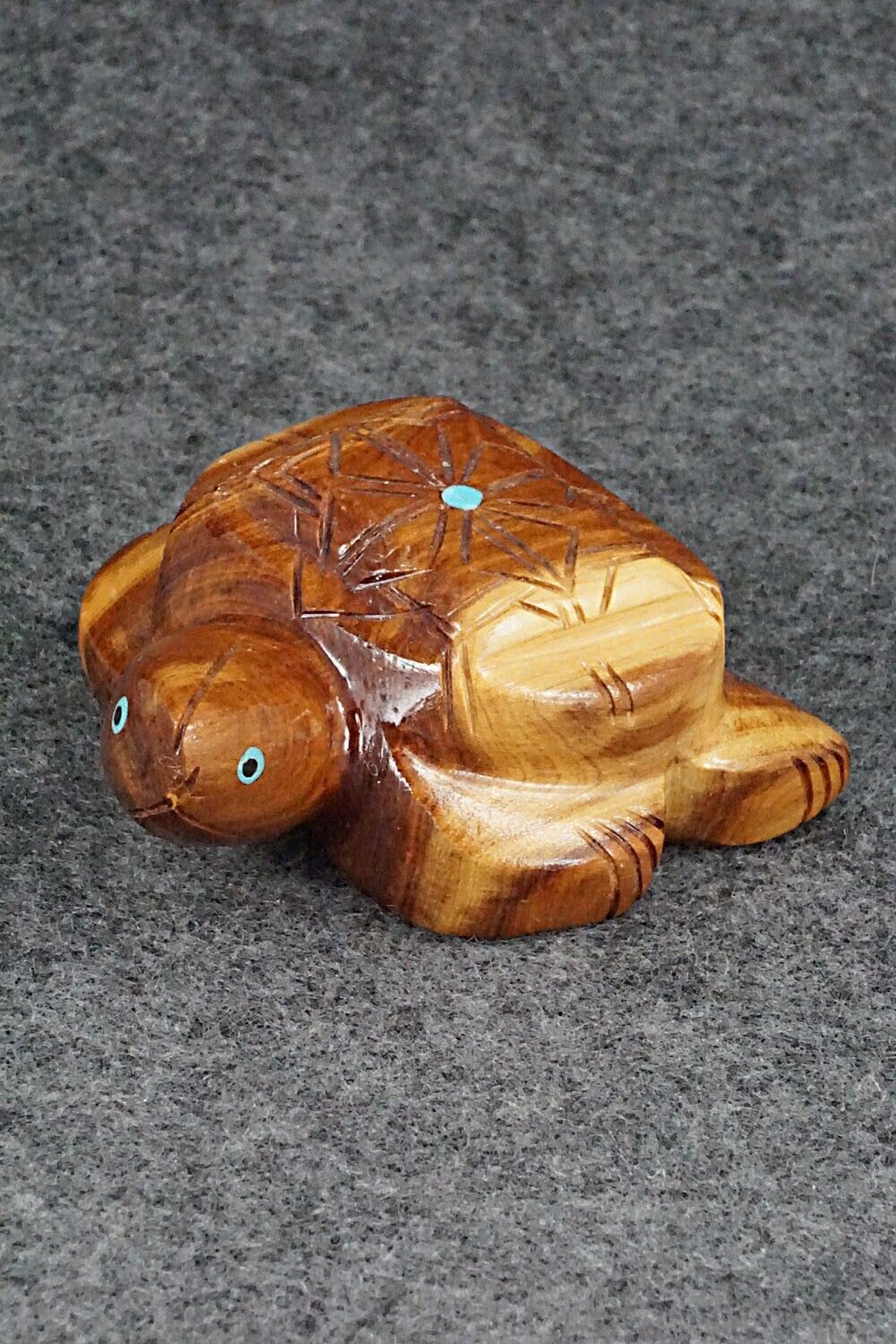 Turtle Zuni Fetish Carving - Louise Ponchuella