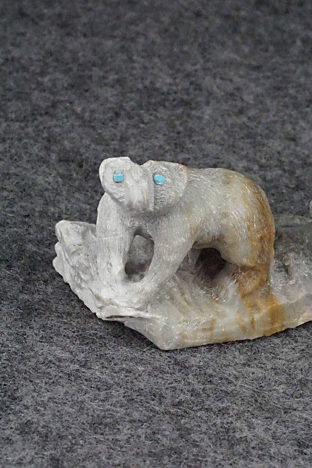 Bear and Cub Zuni Fetish Carving - Adrian Cachini