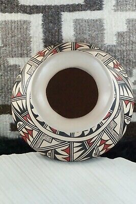 Hopi Pottery - A. Yesslith