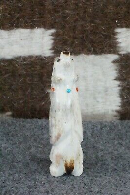 Bear Zuni Fetish Carving - Claudia Peina