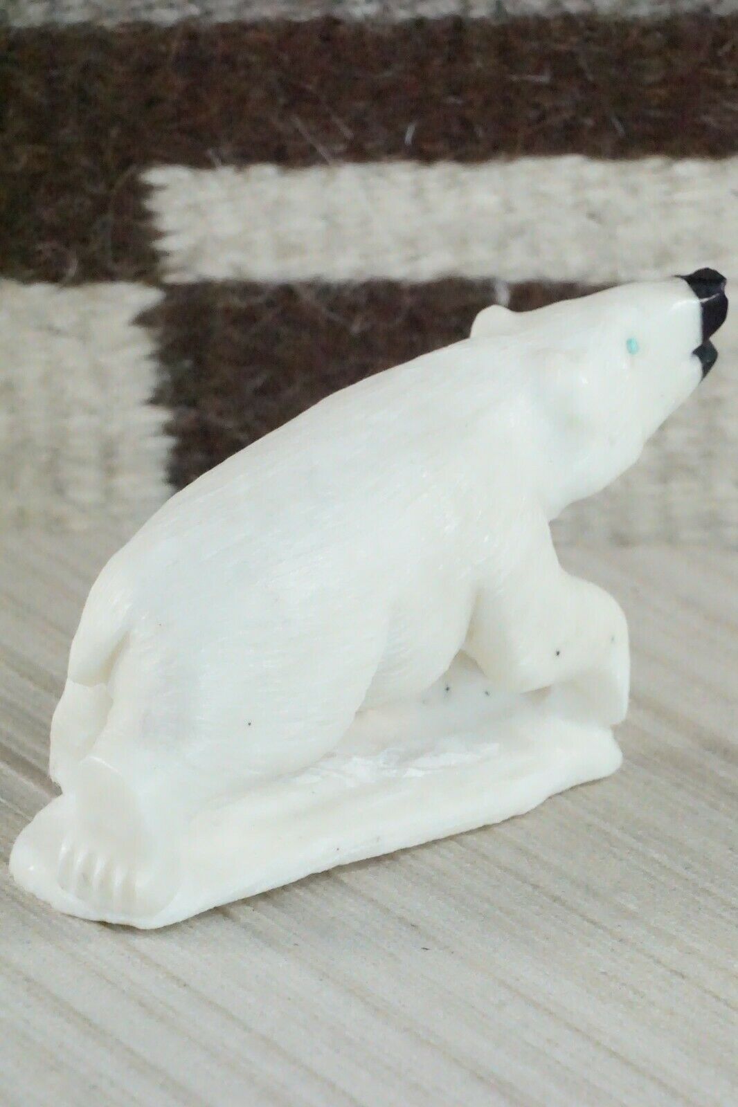 Polar Bear Zuni Fetish Carving - Derrick Kaamasee