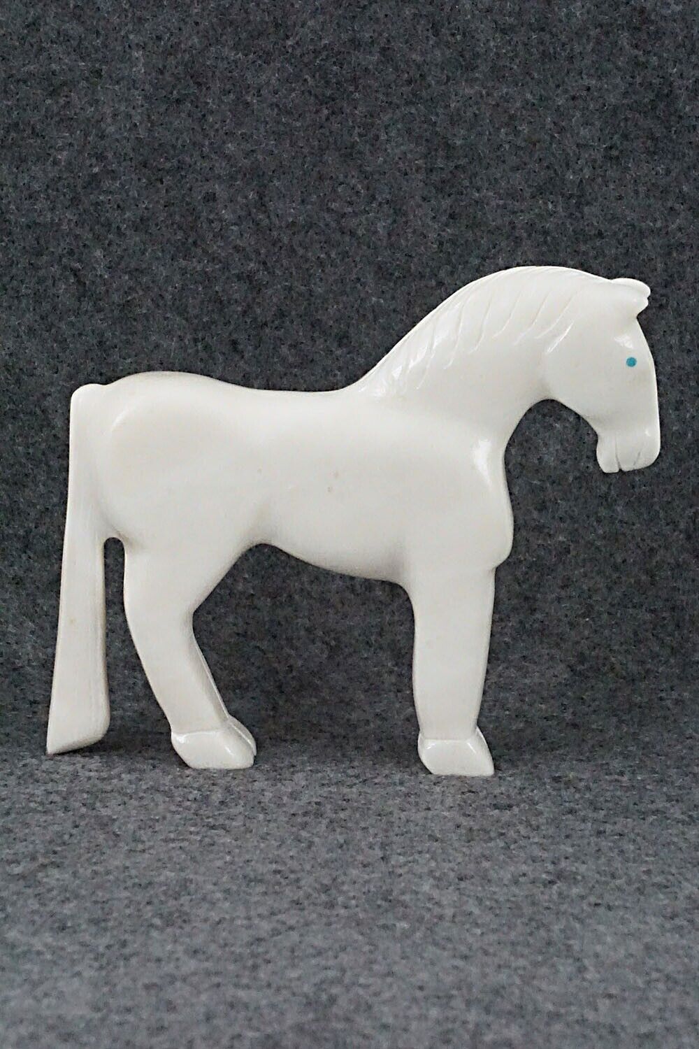 Horse Zuni Fetish Carving - Andres Lementino