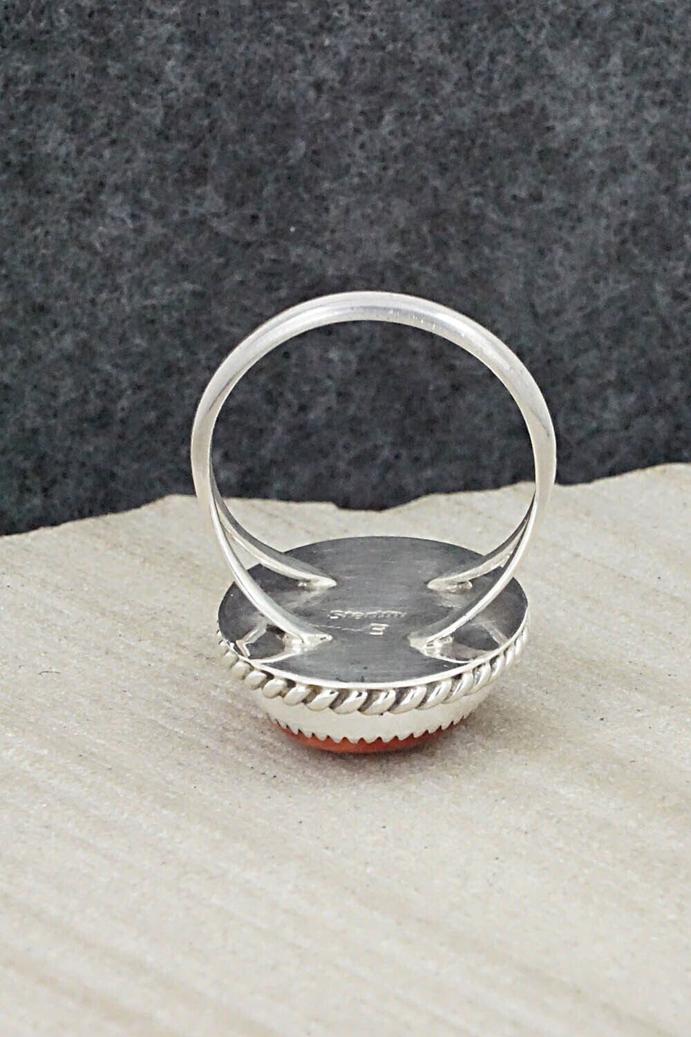 Spiny Oyster & Sterling Silver Ring - Benjamin Martinez - Size 9