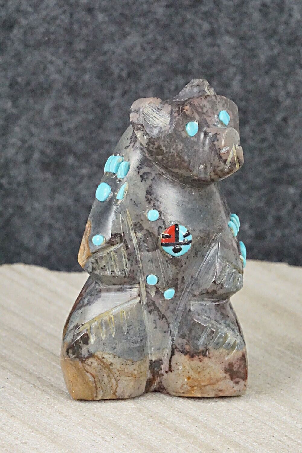 Bear Zuni Fetish Carving - Danette Laate