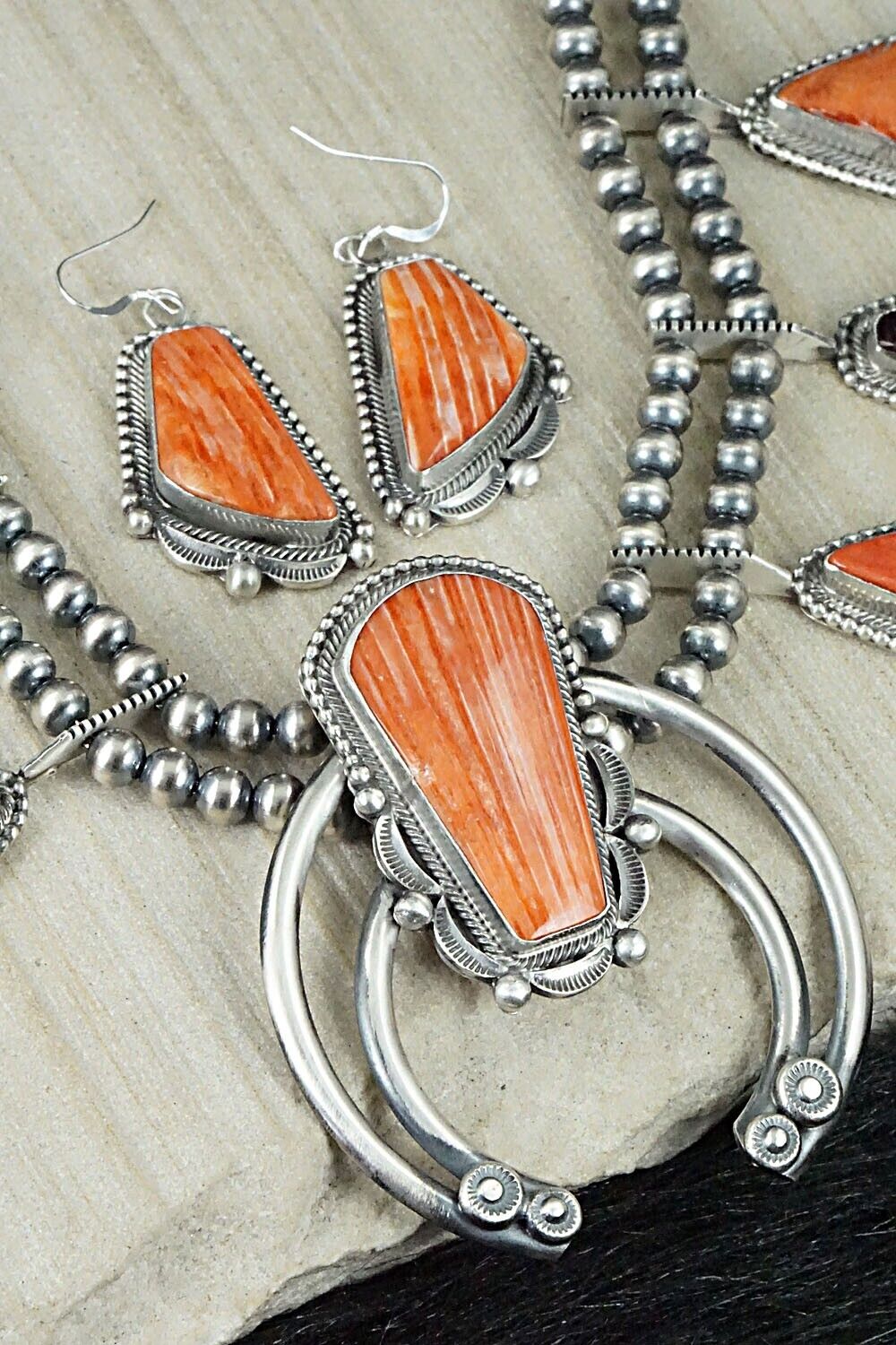 Spiny Oyster & Sterling Silver Squash Blossom Set - Tom Lewis
