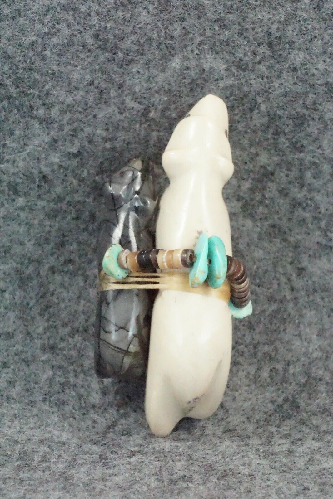 Bear Zuni Fetish Carving - Daisy Natewa