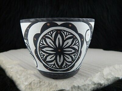 Zuni Pottery - Darla Westika - Zuni Handmade Pottery - Native American - High Lonesome Trading