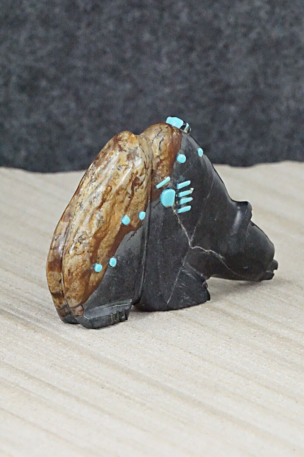 Bear Zuni Fetish Carving - Danette Laate
