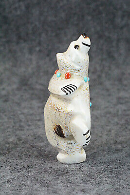 Bear Zuni Fetish Carving - Claudia Peina