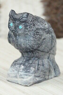 Owl Zuni Fetish Carving - Derrick Kaamasee