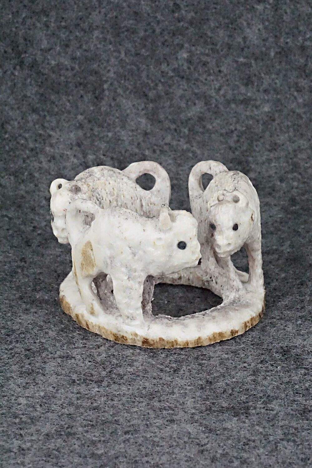 Buffalo Zuni Fetish Carving - Maxx Laate