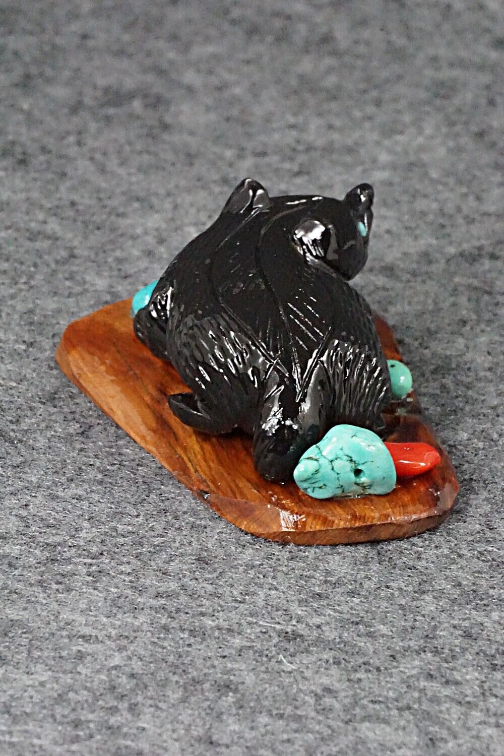 Badger Zuni Fetish Carving - Chris Nastacio