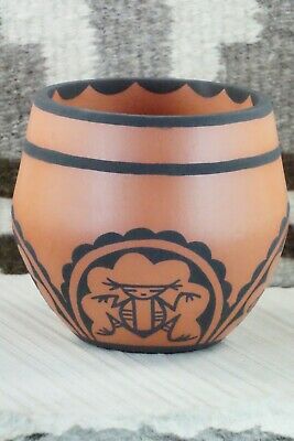 Zuni Pottery - K. Beyuka
