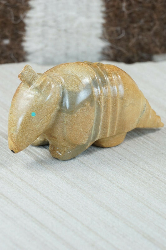 Armadillo Zuni Fetish Carving - Enrike Leekya
